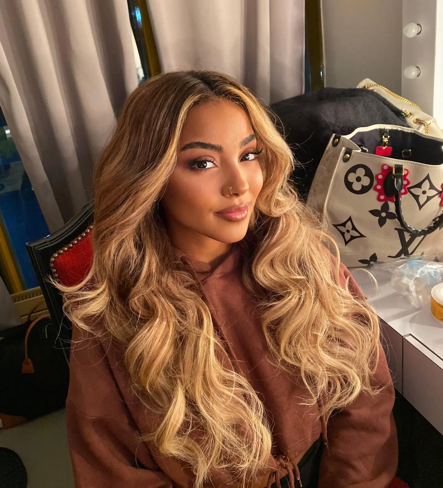Dollhouse.K — Maquilleuse et coiffeuse professionnelle